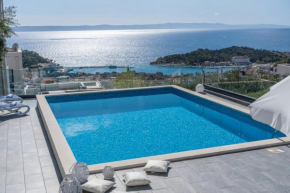 NEW! Villa Lea 5-bedroom villa with private pool and amazing views of city and sea